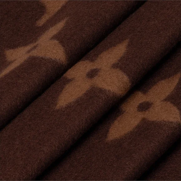 Louis Vuitton Elegant Brown Monogram Scarf